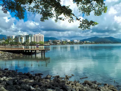 CAIRNS CITY BREAK